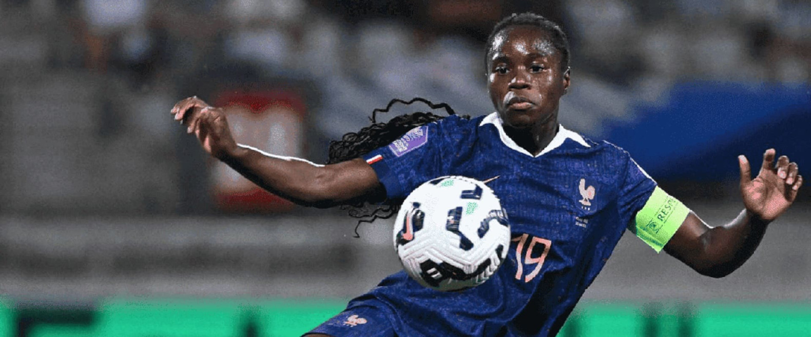 Euro 2025 : Griedge Mbock, le nouveau visage des Bleues